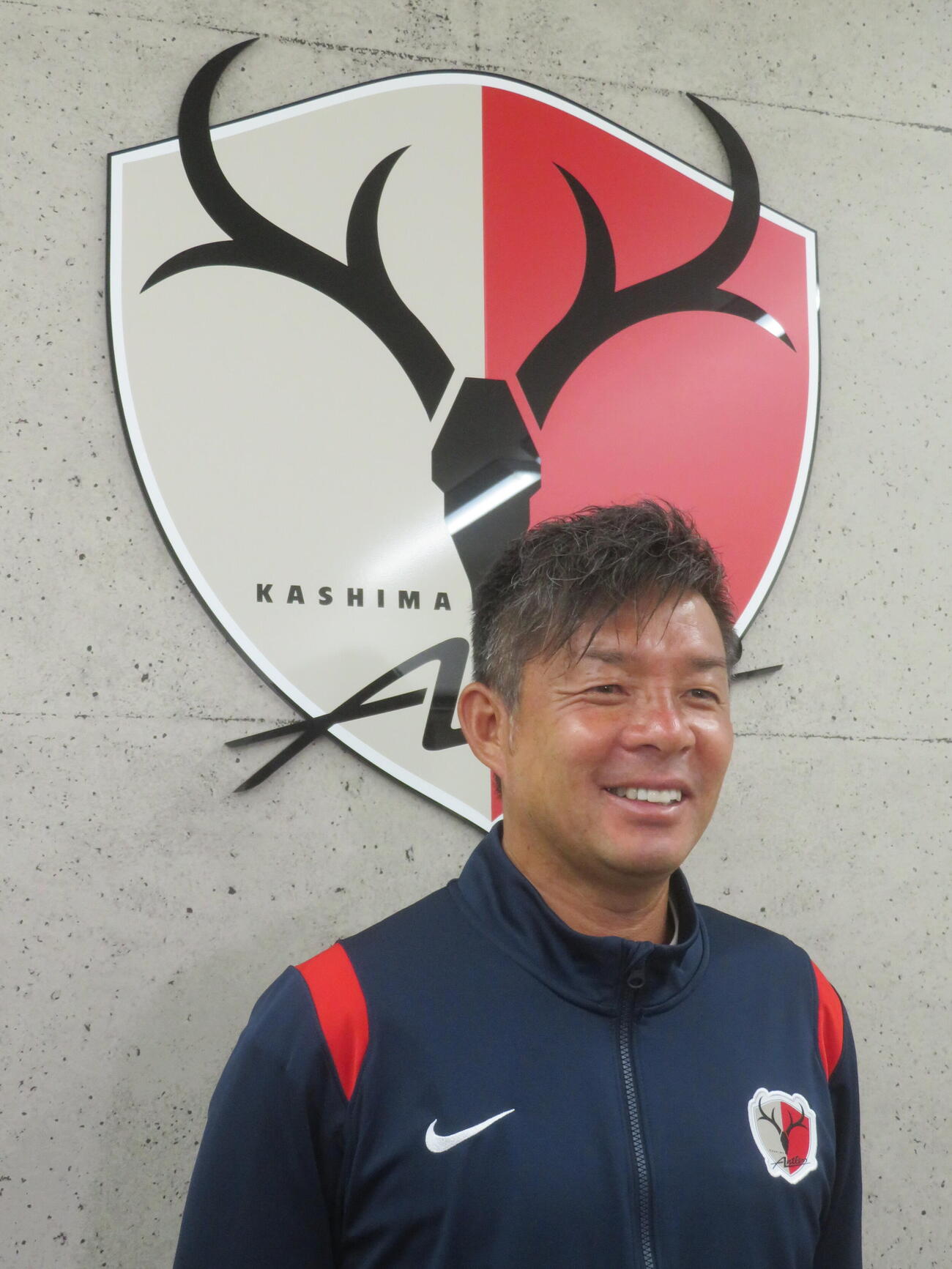 Jリーグ開幕戦に向けて取材に応じた鹿島アントラーズ鬼木達監督