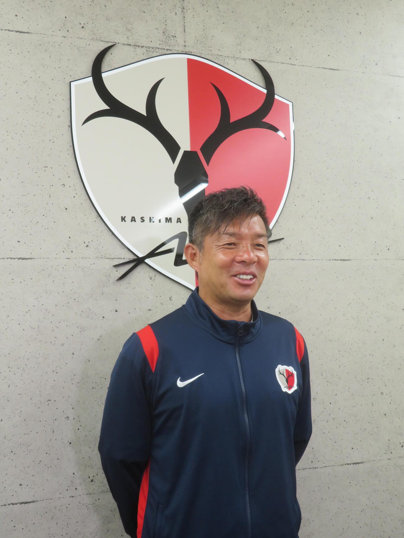 Jリーグ開幕戦に向けて取材に応じた鹿島アントラーズ鬼木達監督