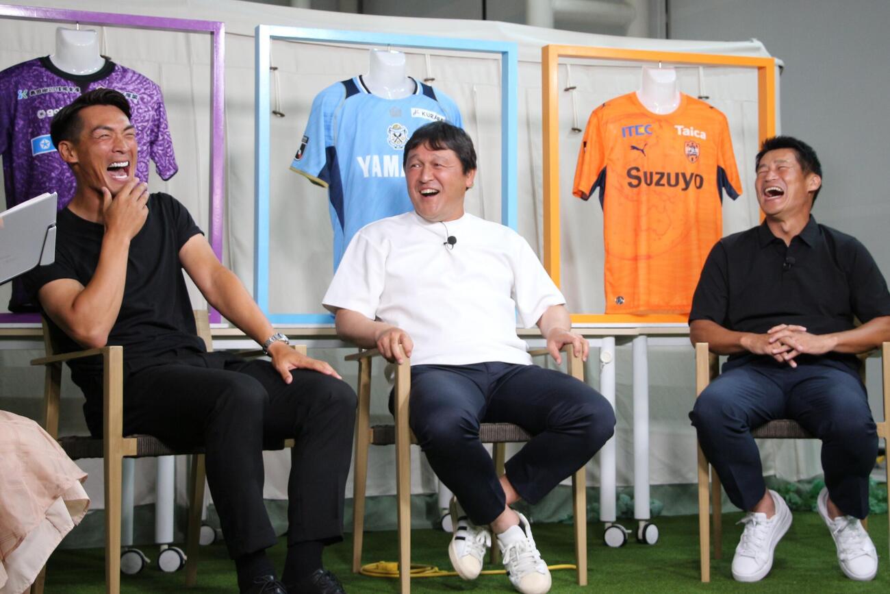 静岡朝日テレビのスポーツ番組「スポーツパラダイス」で対談した、左から藤枝槙野監督、磐田秋葉監督、清水吉田監督
