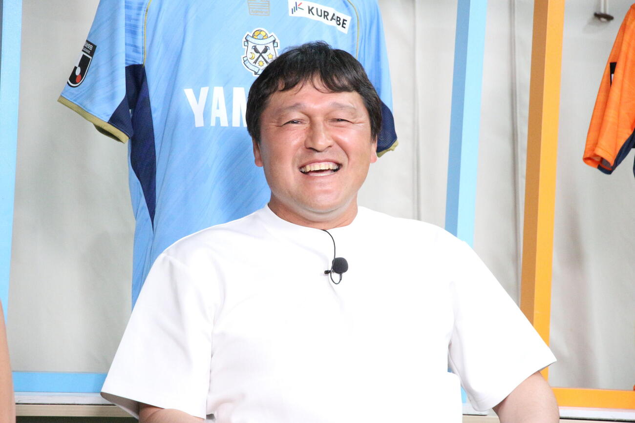 静岡朝日テレビの「スポーツパラダイス」で静岡サッカーを語り合う磐田秋葉監督