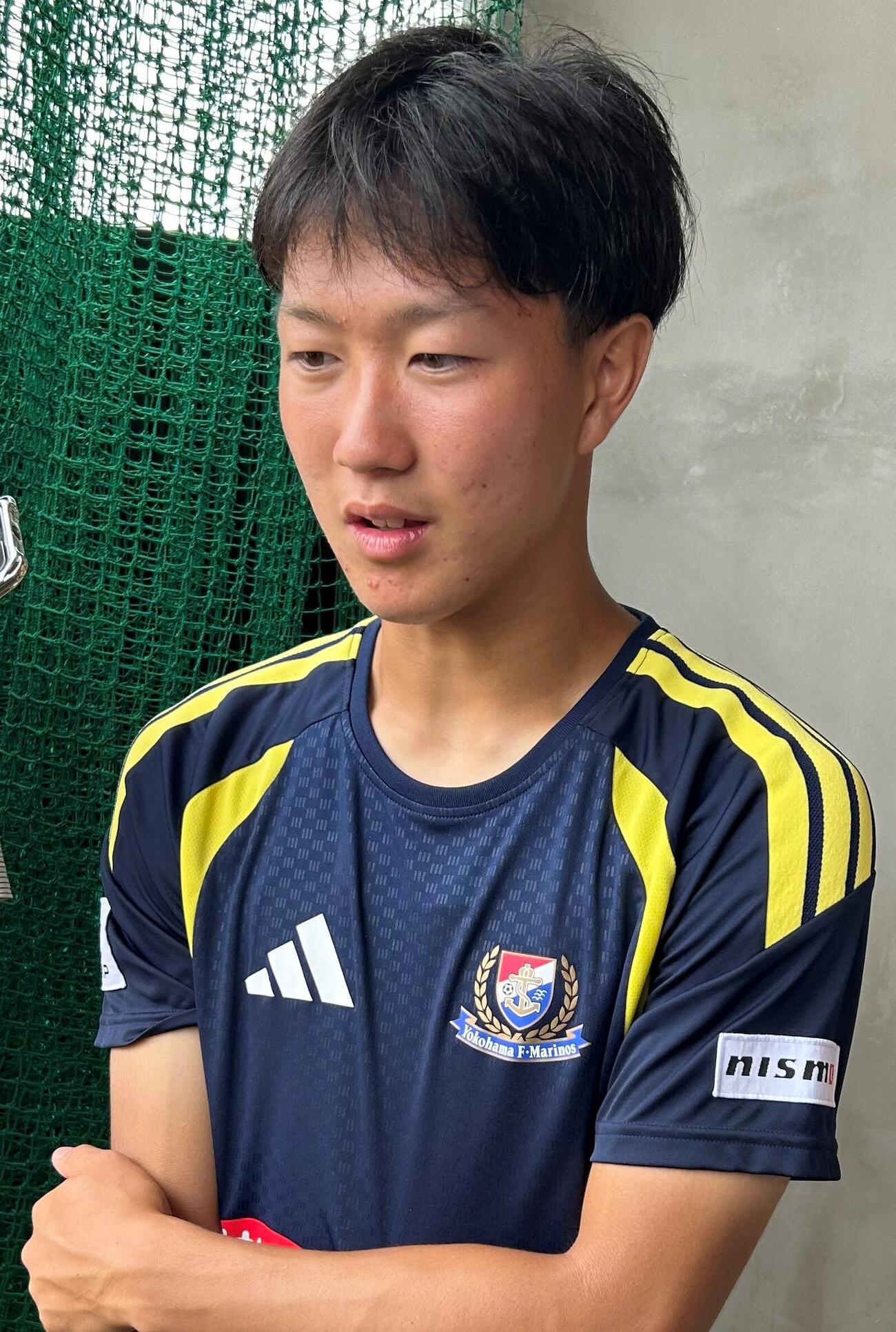 清水戦に向けてメディア取材に応じる横浜MF三井寺眞