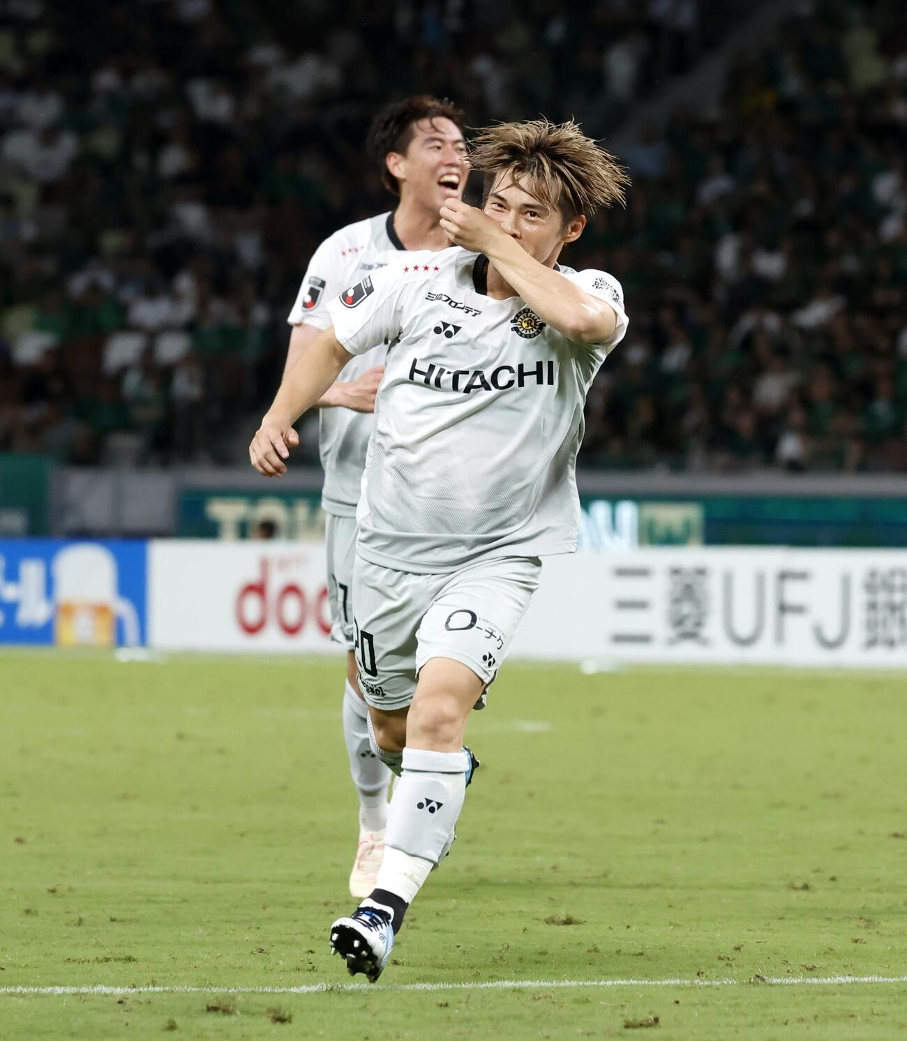 東京V対柏　後半、ゴールを決め、駆け出す柏瀬川祐輔（撮影・山本朝陽）