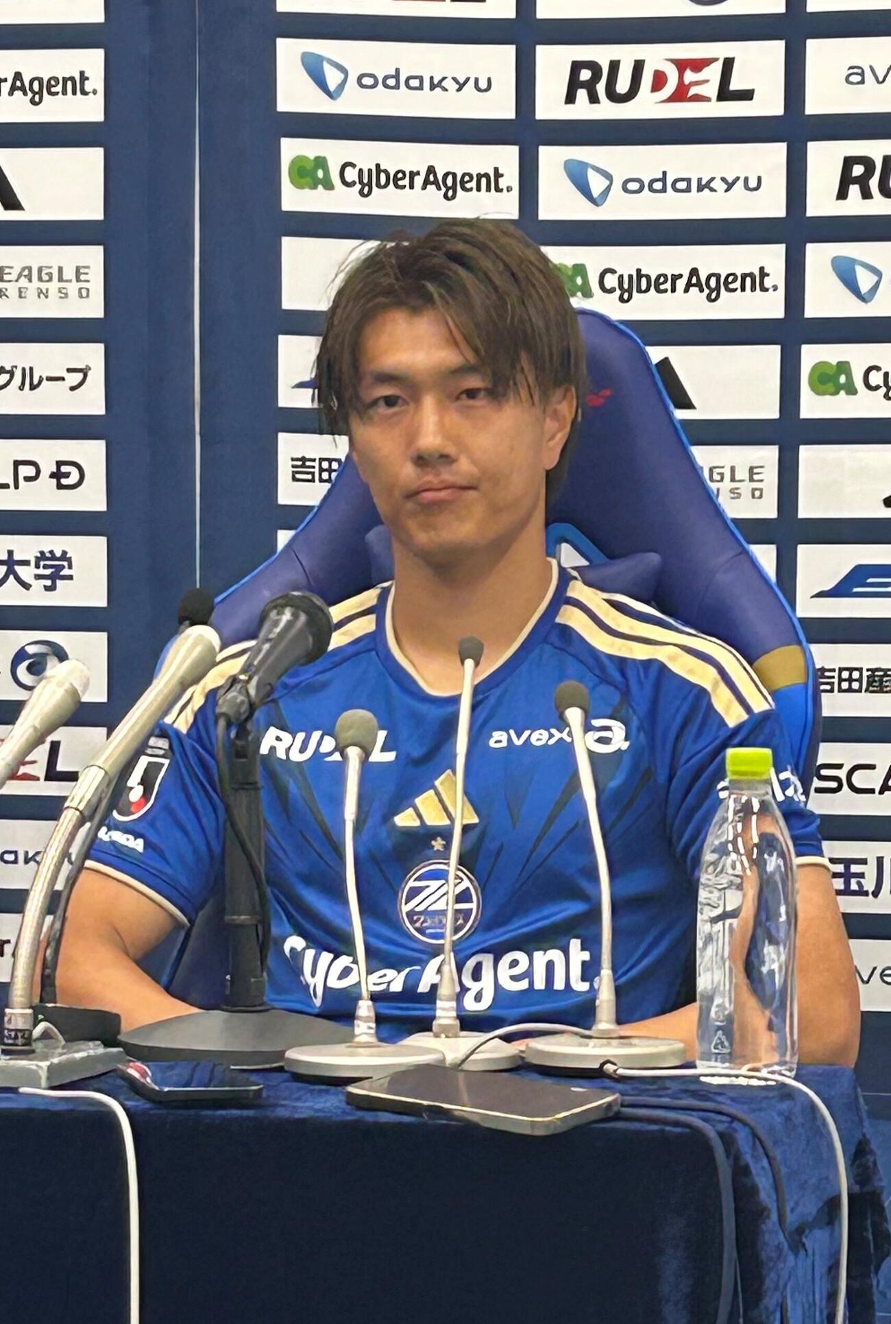 町田に新加入した日本代表FW小川航基が会見