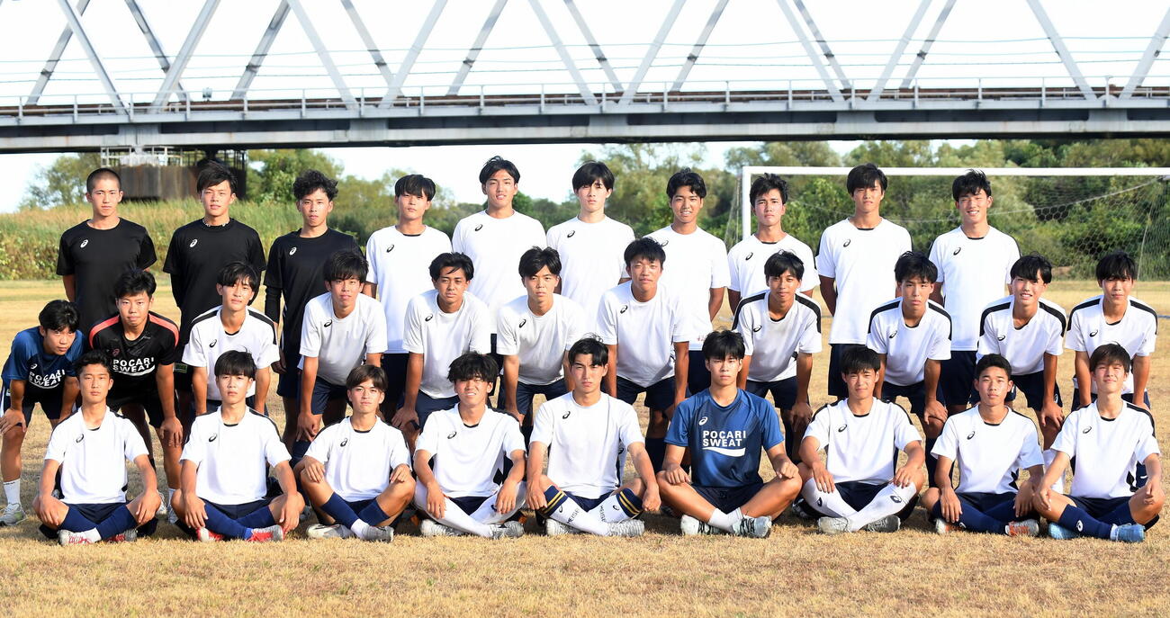 リーグ後半戦での巻き返しを期す藤枝明誠の選手たち（撮影・前田和哉）