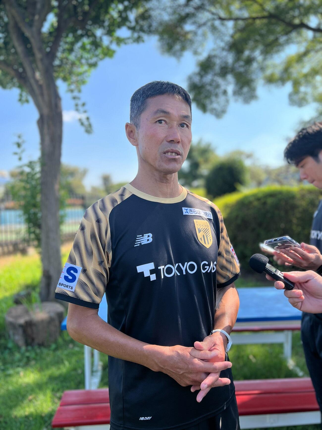 浦和レッズ戦に向けて調整したFC東京の松橋力蔵監督