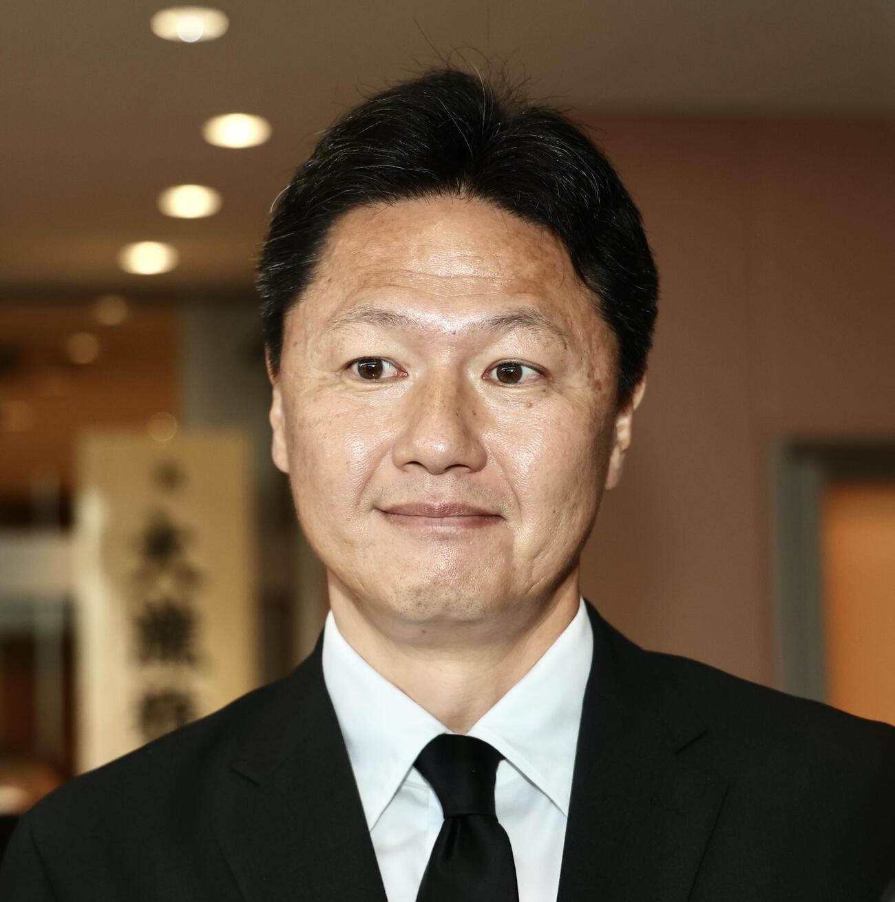 取材に応じるU21大岩剛監督（撮影・河田真司）