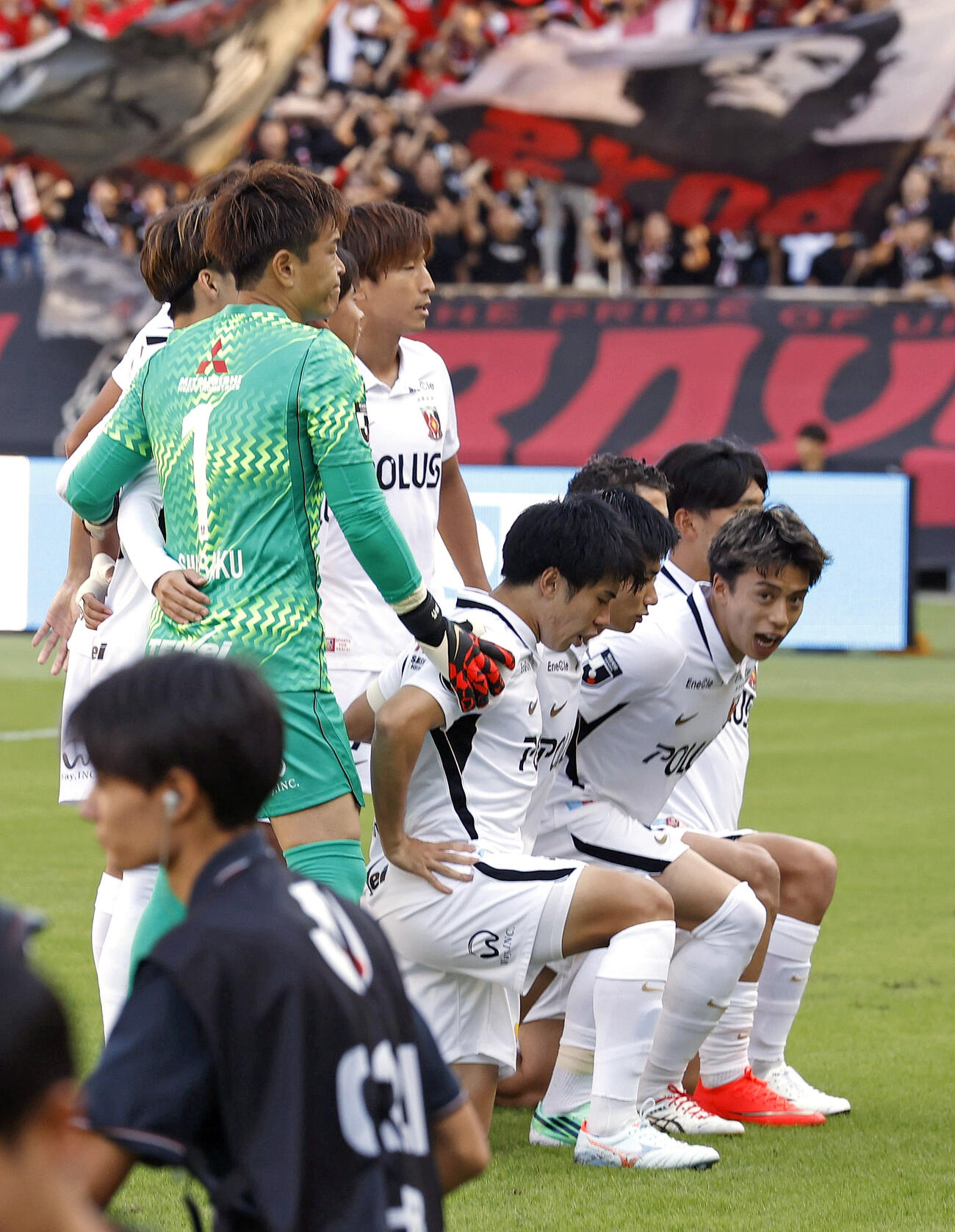FC東京戦に臨む浦和イレブン＝味スタ（共同）