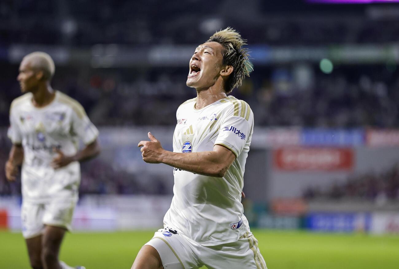 京都対町田　後半、決勝ゴールを決め喜ぶ町田明本（共同）