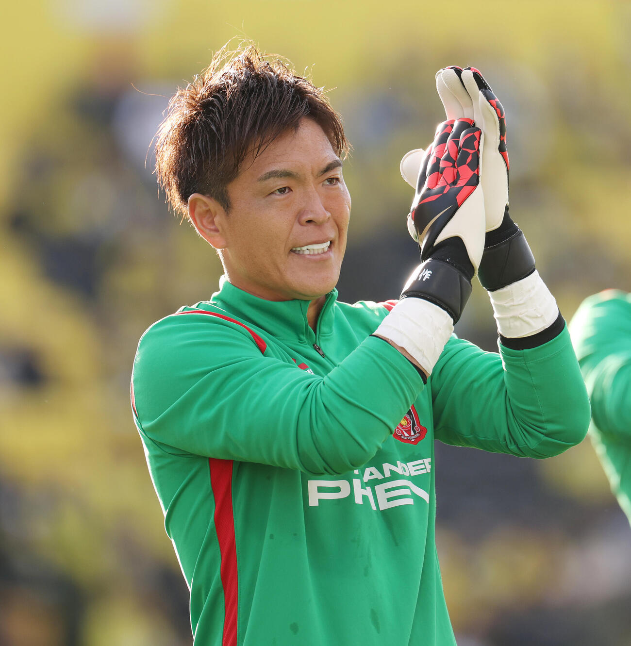 柏対浦和　試合前練習に登場した浦和GK西川周作（撮影・宮地輝）