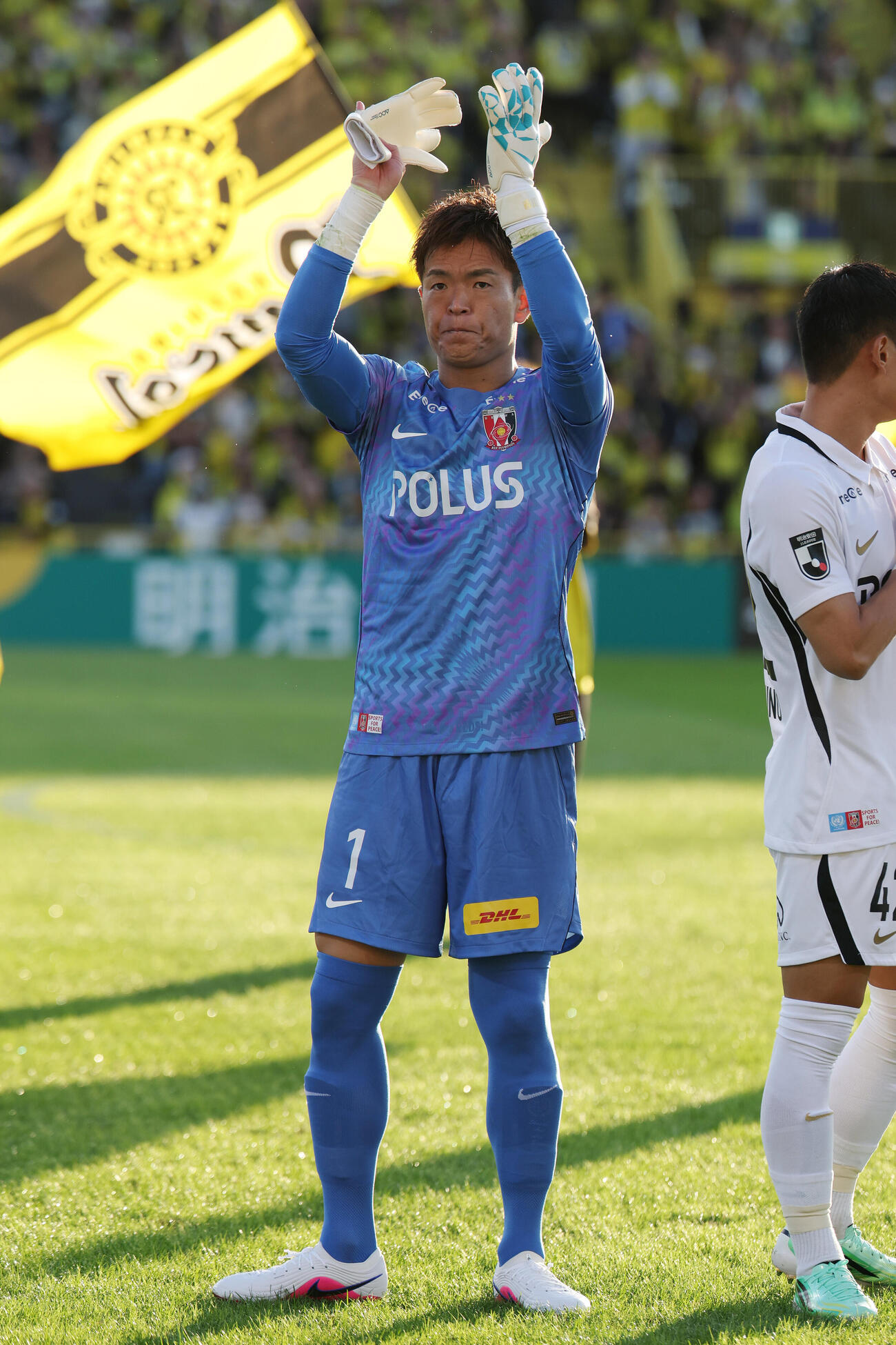 柏対浦和　遠藤保仁氏に並ぶJ1最多672試合目に出場する浦和GK西川周作（撮影・宮地輝）