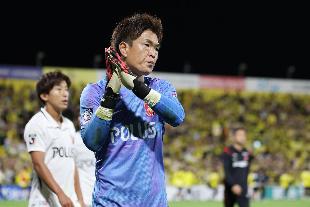 柏対浦和　遠藤保仁氏に並ぶJ1最多672試合目を勝利で飾れず厳しい表情の浦和GK西川周作（撮影・宮地輝）