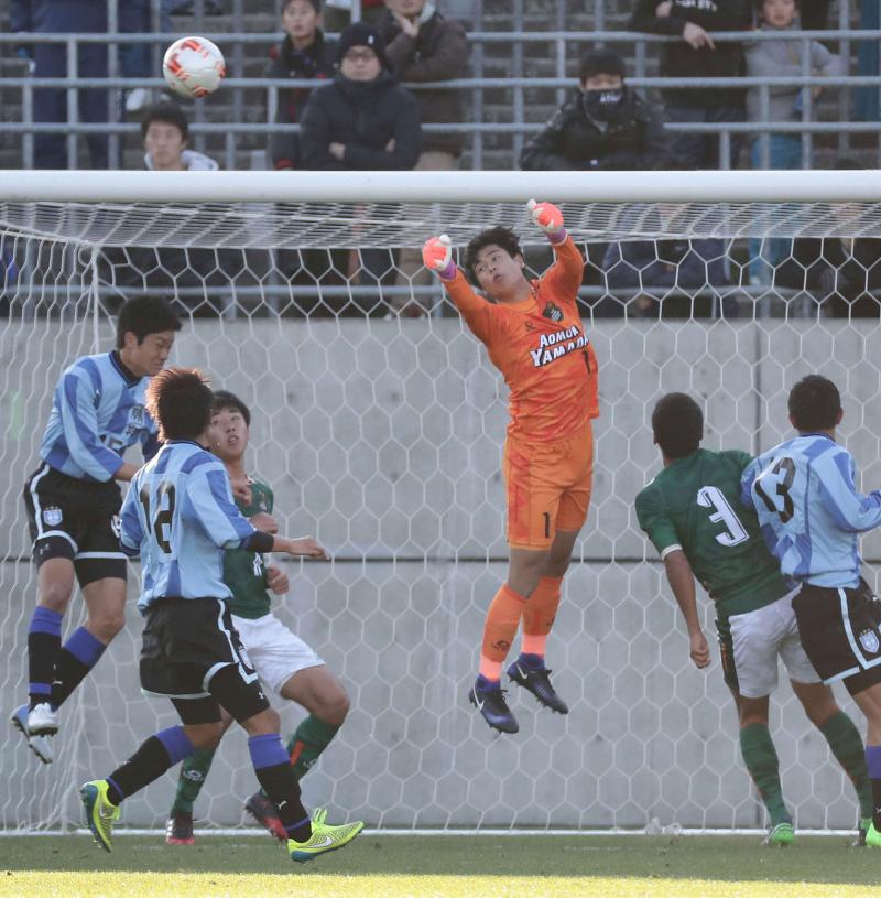 青森山田5発快勝発進！イケメンGK広末が攻守貢献 - サッカー : 日刊