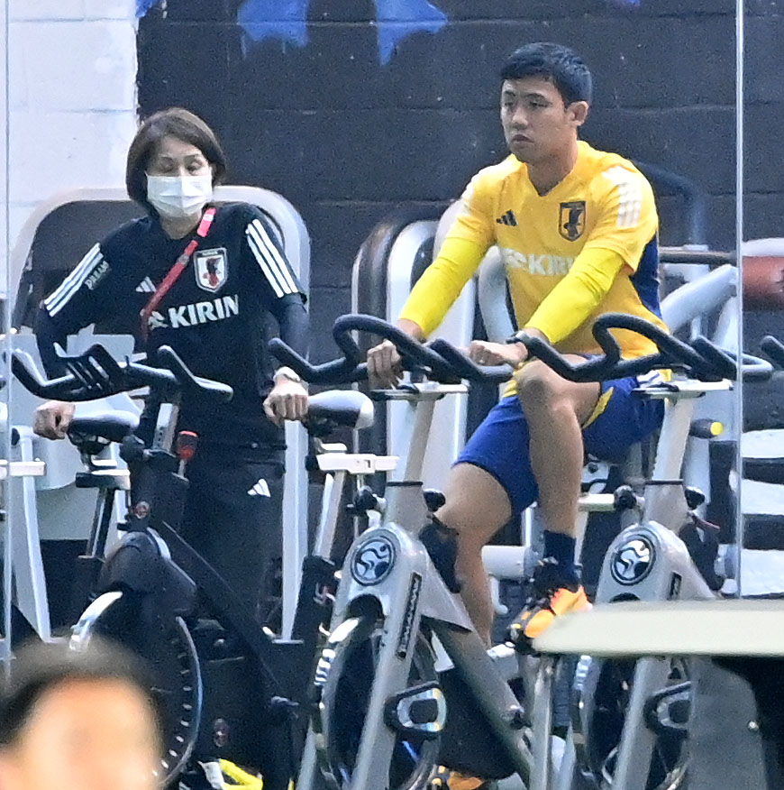 別メニューでトレーニングをする遠藤（撮影・横山健太）