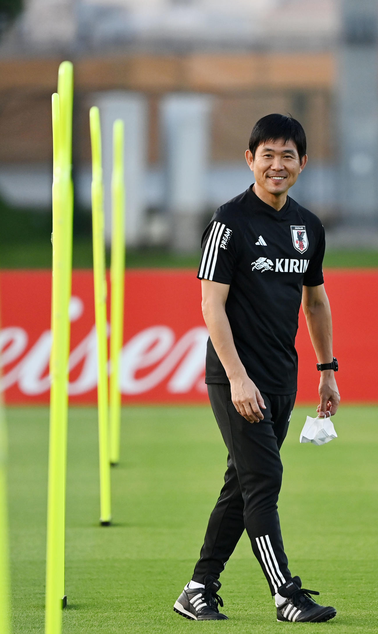 笑顔を見せる森保監督（撮影・横山健太）