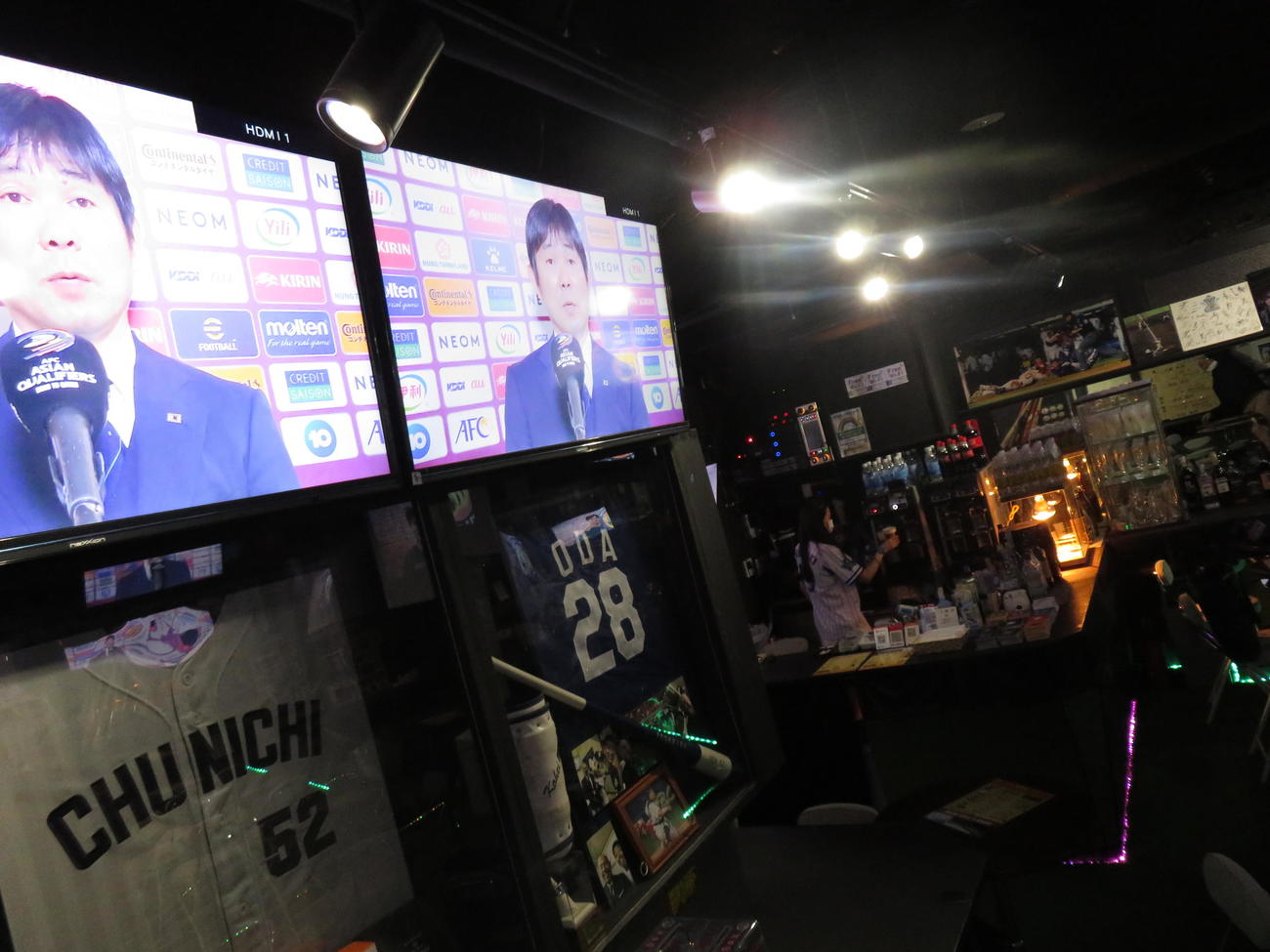 コロナ禍に開業してカタールW杯では日本代表の応援イベントを組む新橋のスポーツバー「GOOD A」（撮影・寺沢卓）
