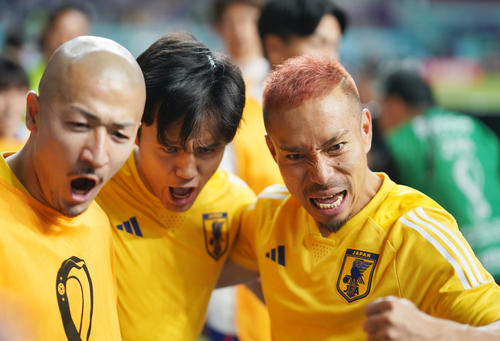 W杯 長友佑都 赤髪の真相を告白 日の丸の赤 多くの情熱 チームメートの燃えさかる思い カタール22写真ニュース 日刊スポーツ