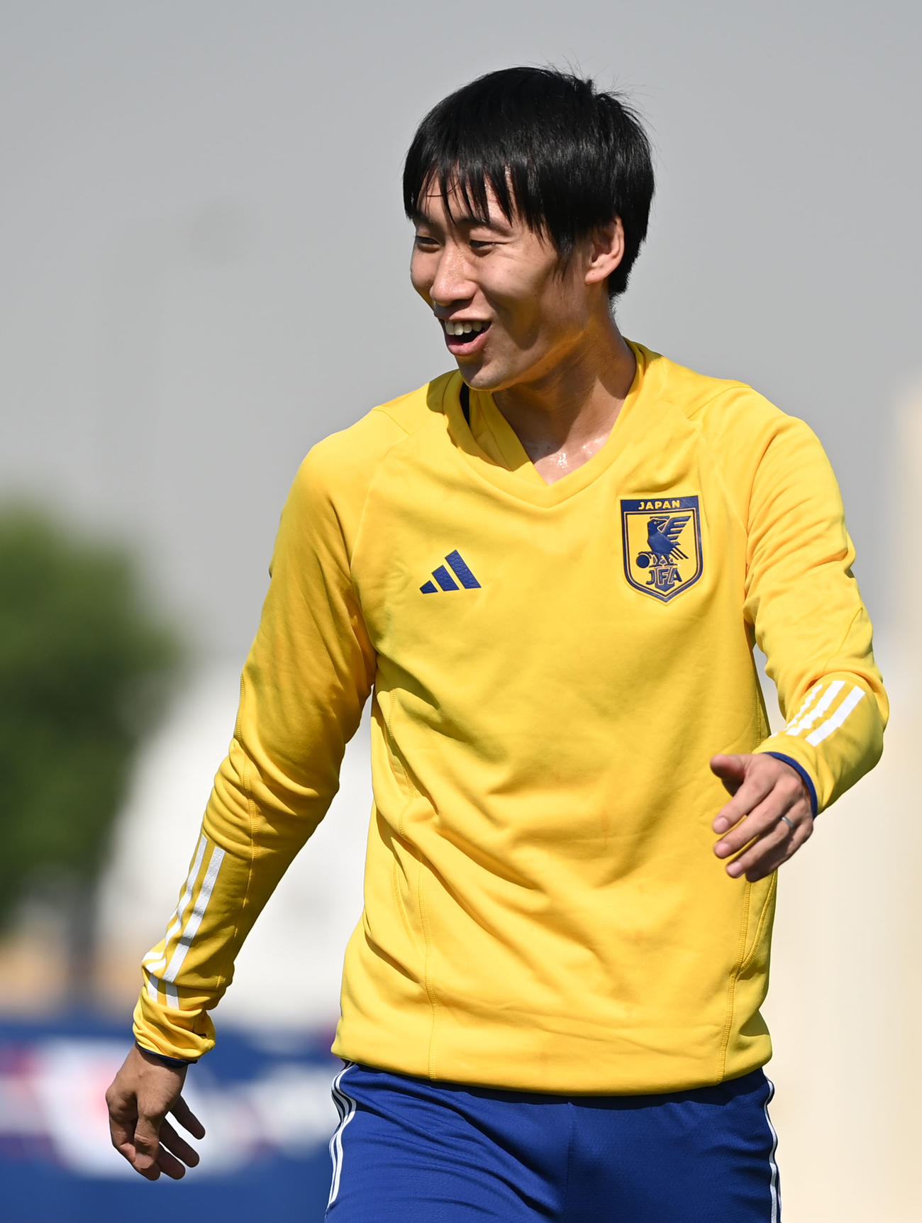 笑顔で練習に臨む鎌田（撮影・横山健太）