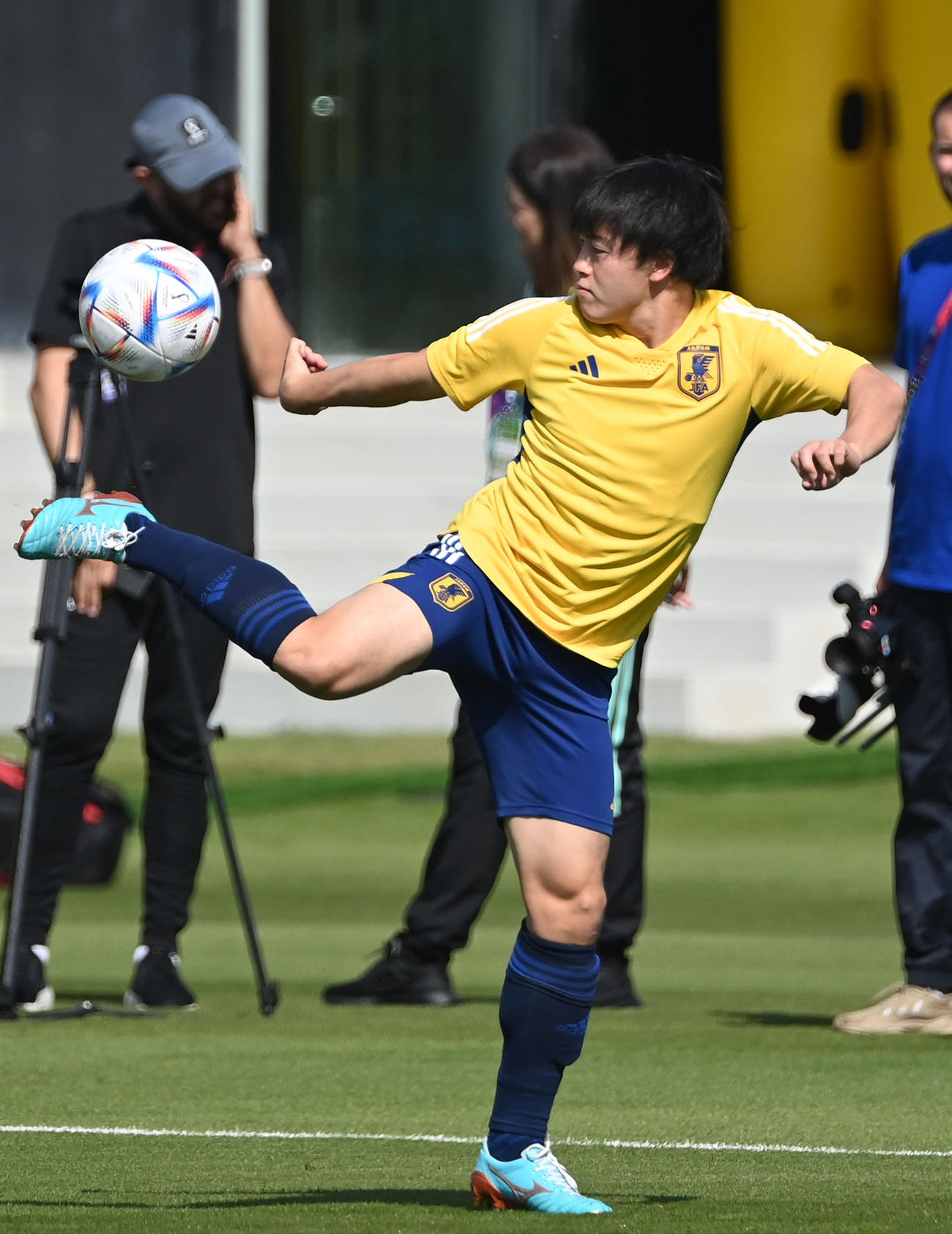 ボール回しをする相馬（撮影・横山健太）