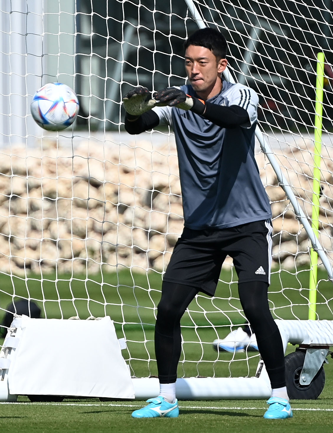 トレーニングをするGK権田（撮影・横山健太）