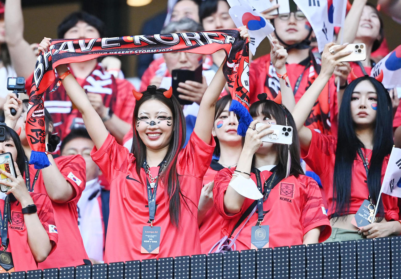 韓国対ガーナ　試合前、盛り上がる韓国サポーター（撮影・横山健太）
