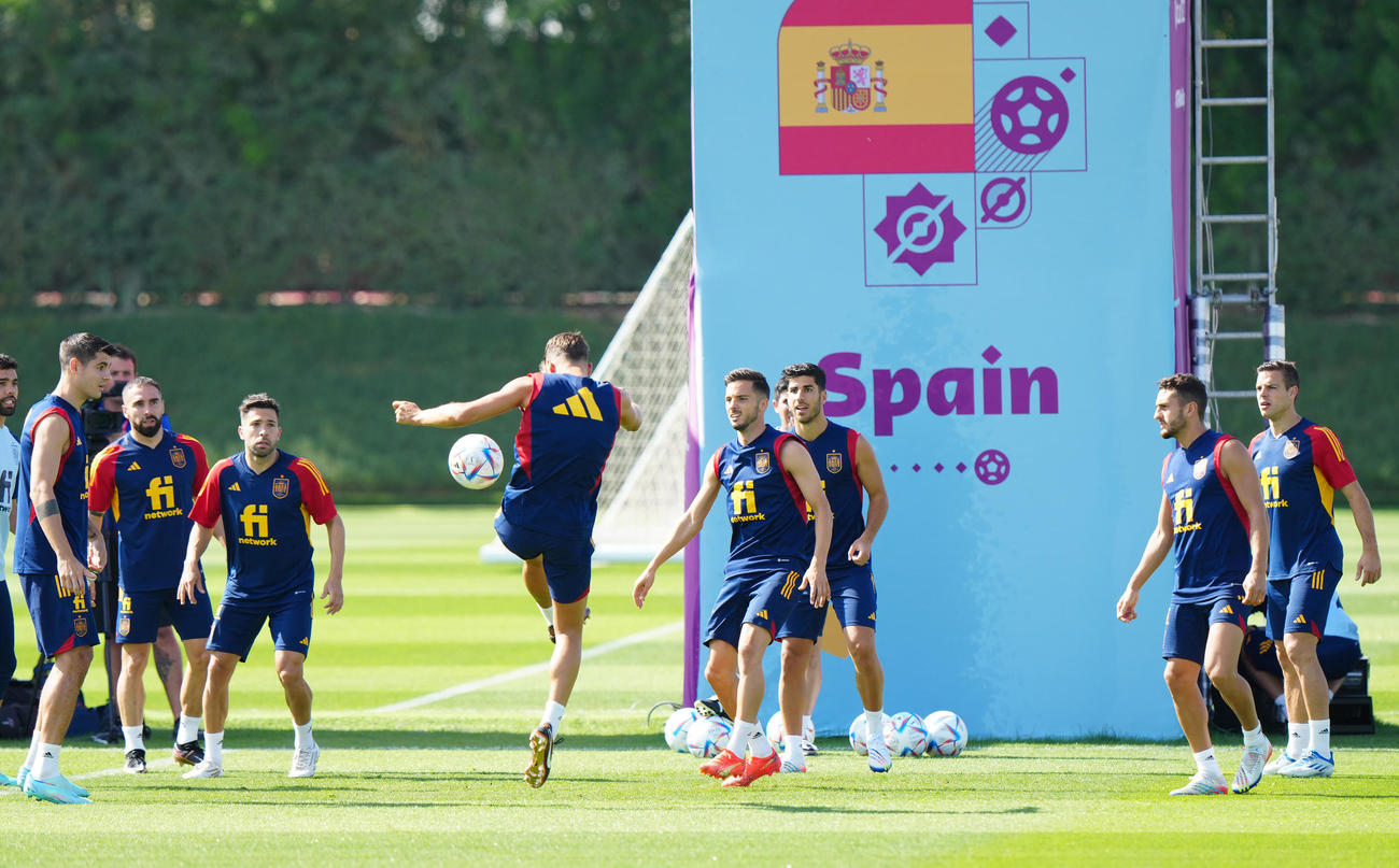 練習に臨むスペインの選手たち（撮影・江口和貴）