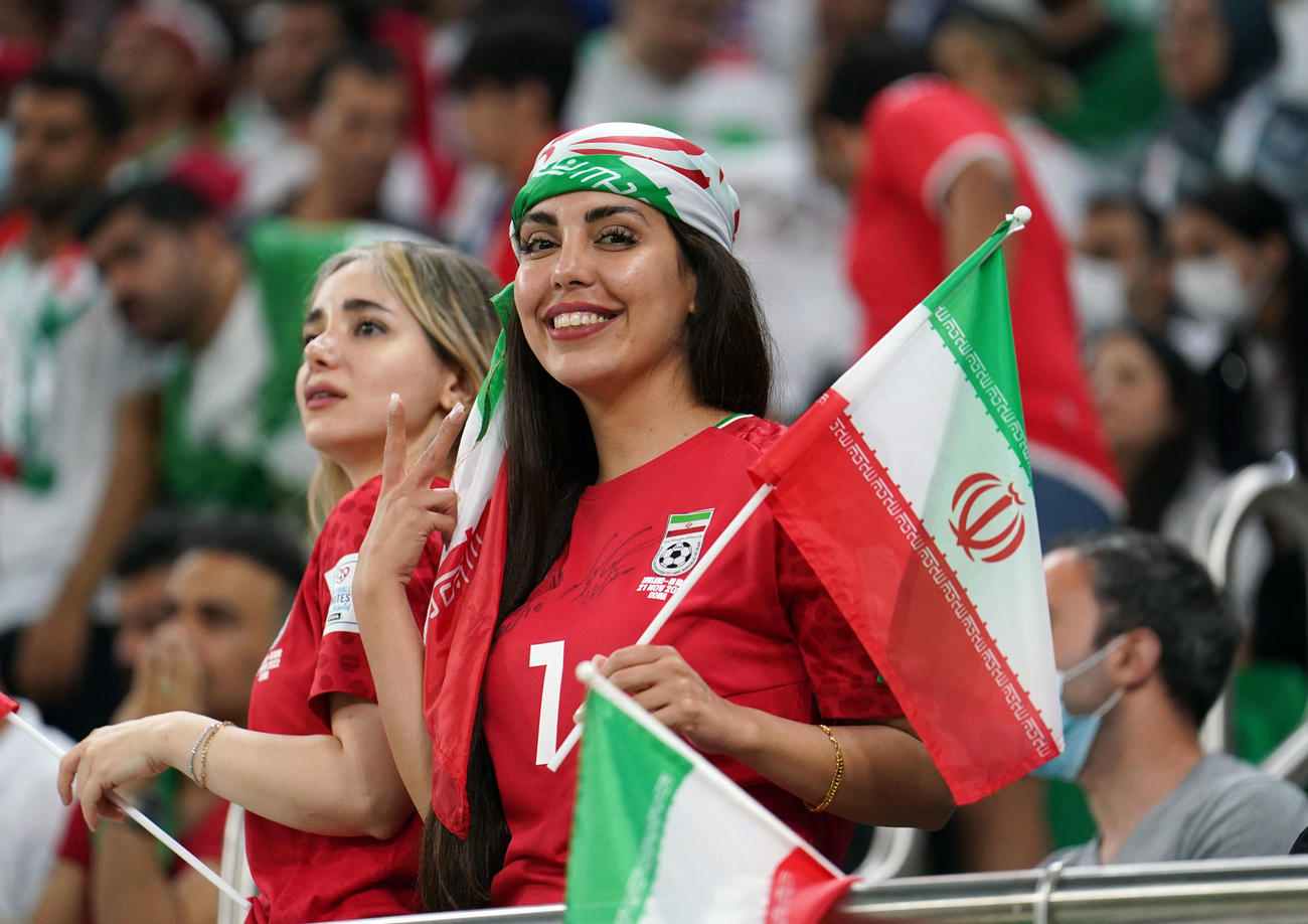 イラン対米国　応援するイランサポーター（撮影・パオロ　ヌッチ）