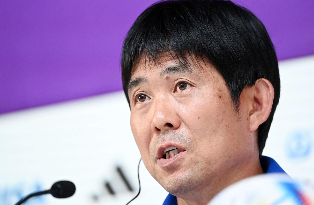 公式会見でスペイン戦への意気込みを語る日本代表森保監督（撮影・横山健太）