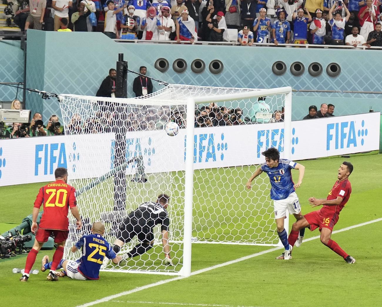 日本対スペイン後半、勝ち越しゴールを奪う田中（撮影・江口和貴）