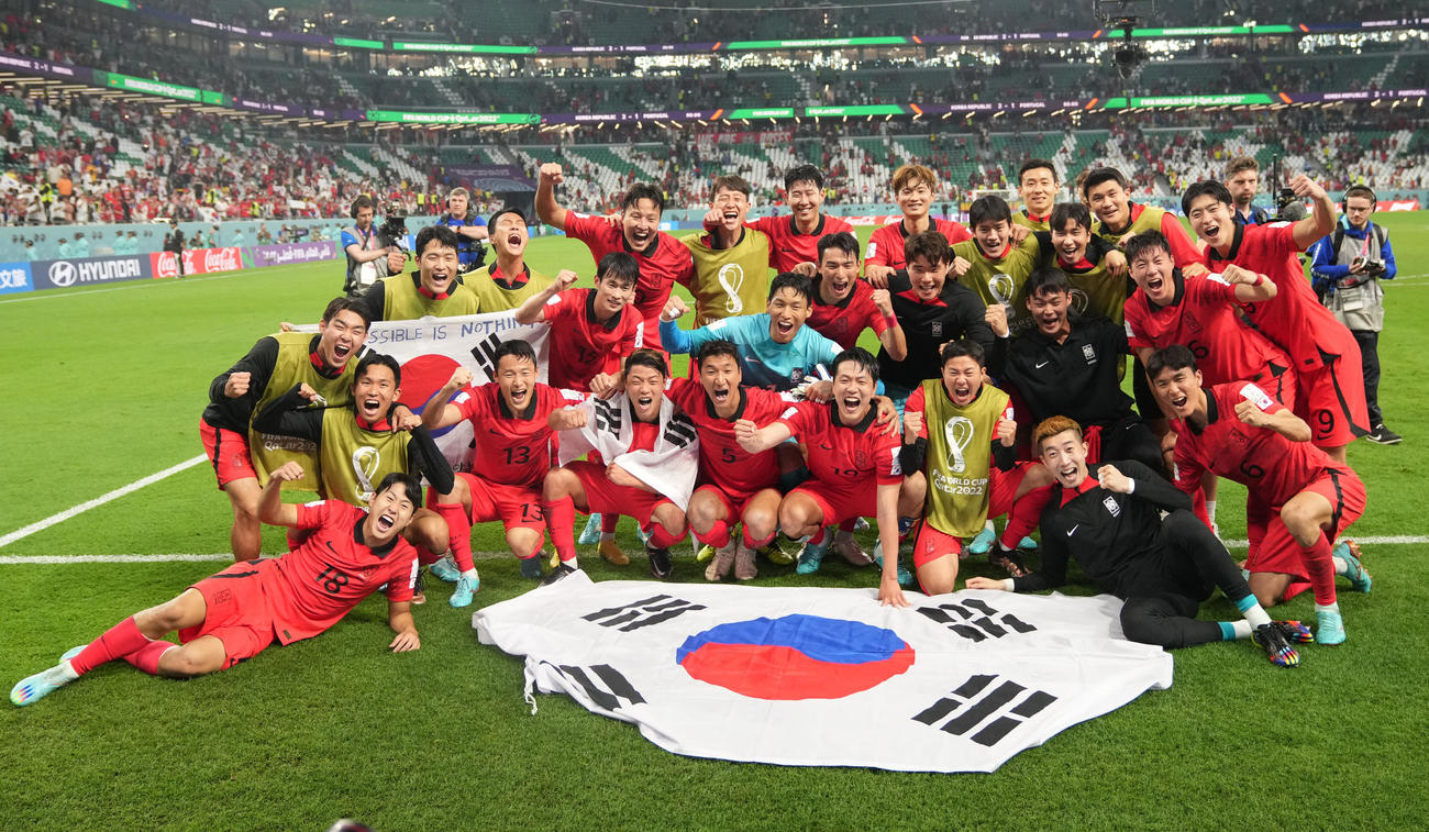 韓国対ポルトガル　グループEを2位で決勝トーナメント進出を果たした韓国イレブン（撮影・横山健太）