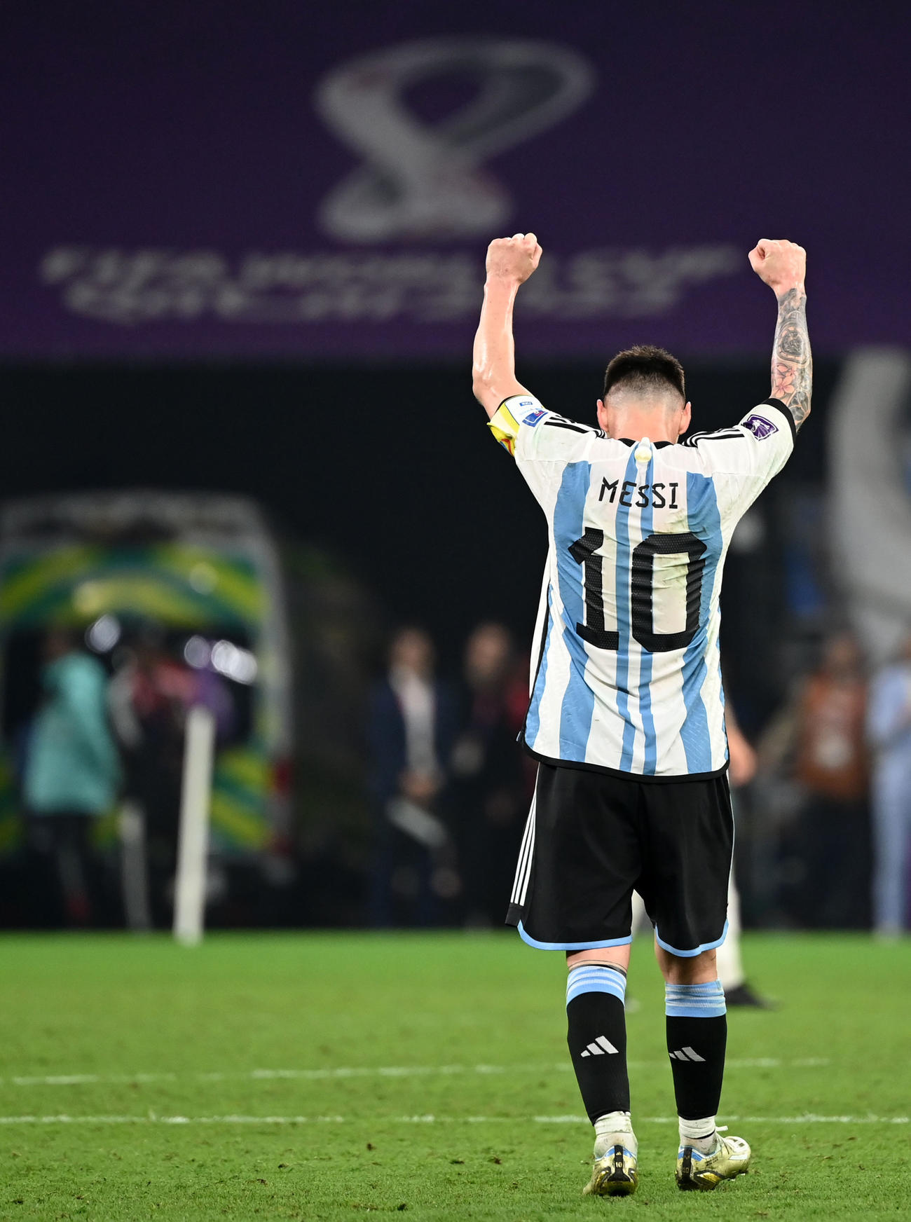 アルゼンチン対オーストラリア　勝利でベスト8進出を果たしガッツポーズするアルゼンチン・メッシ（撮影・横山健太）