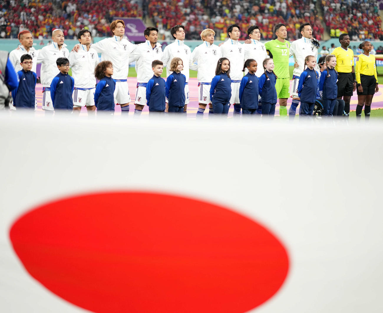 スペイン戦で整列する日本代表イレブン