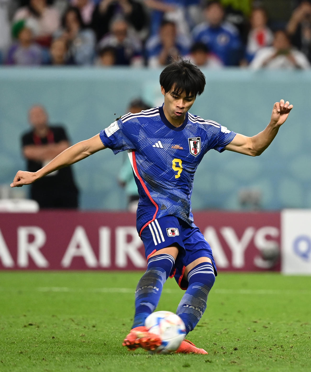 日本対クロアチア　PK戦、シュートを止められる三笘（撮影・横山健太）