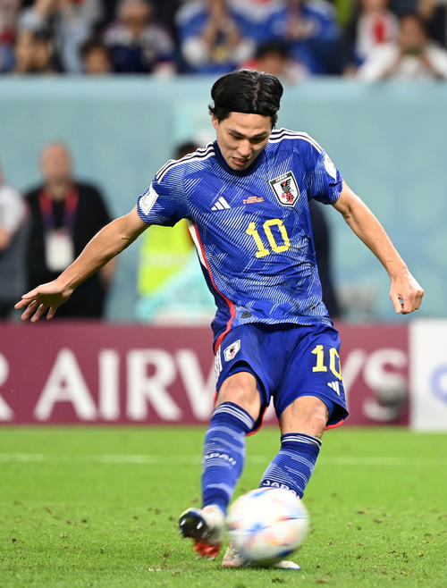 日本対クロアチア　PK戦、シュートを止められる南野（撮影・横山健太）