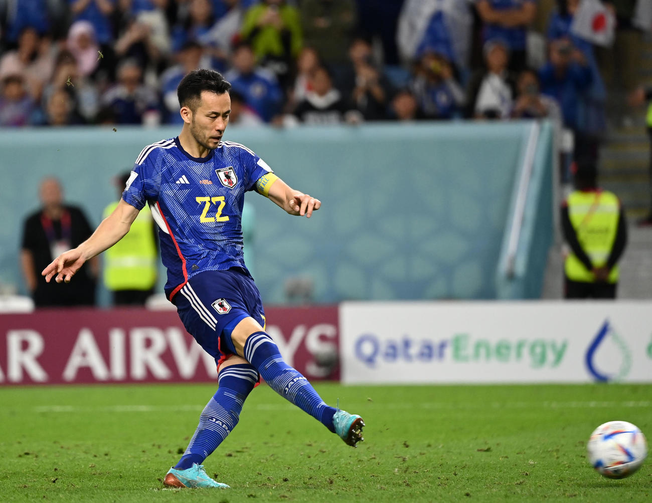 日本対クロアチア　PK戦、シュートを止められる吉田（撮影・横山健太）