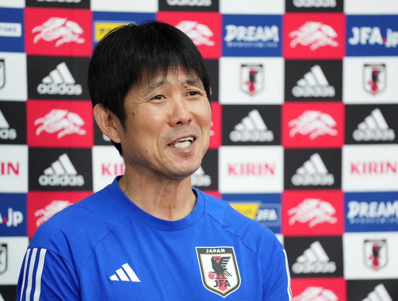 クロアチア戦から一夜明け、取材に応じる森保監督（撮影・横山健太）