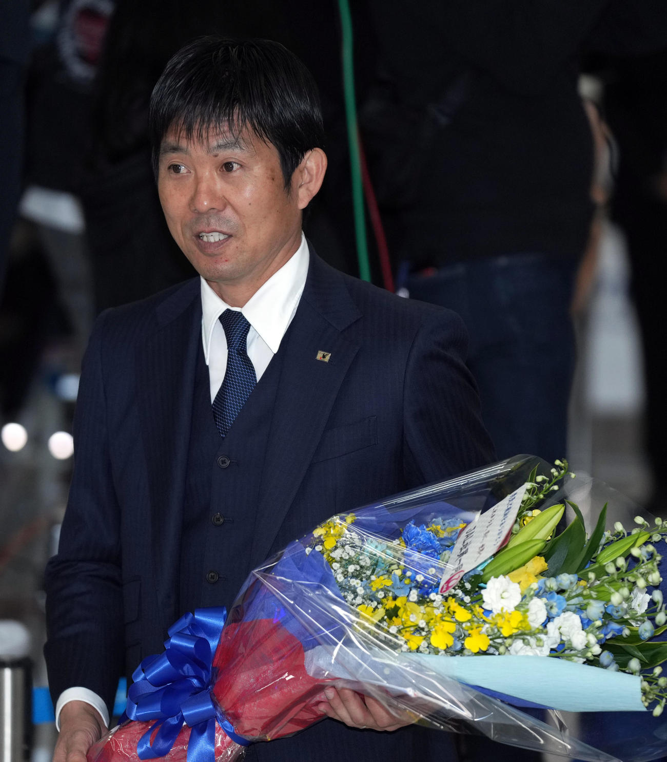 多くのサポーターが迎える中、カタールから帰国する森保監督と日本代表の選手たち（撮影・狩俣裕三）