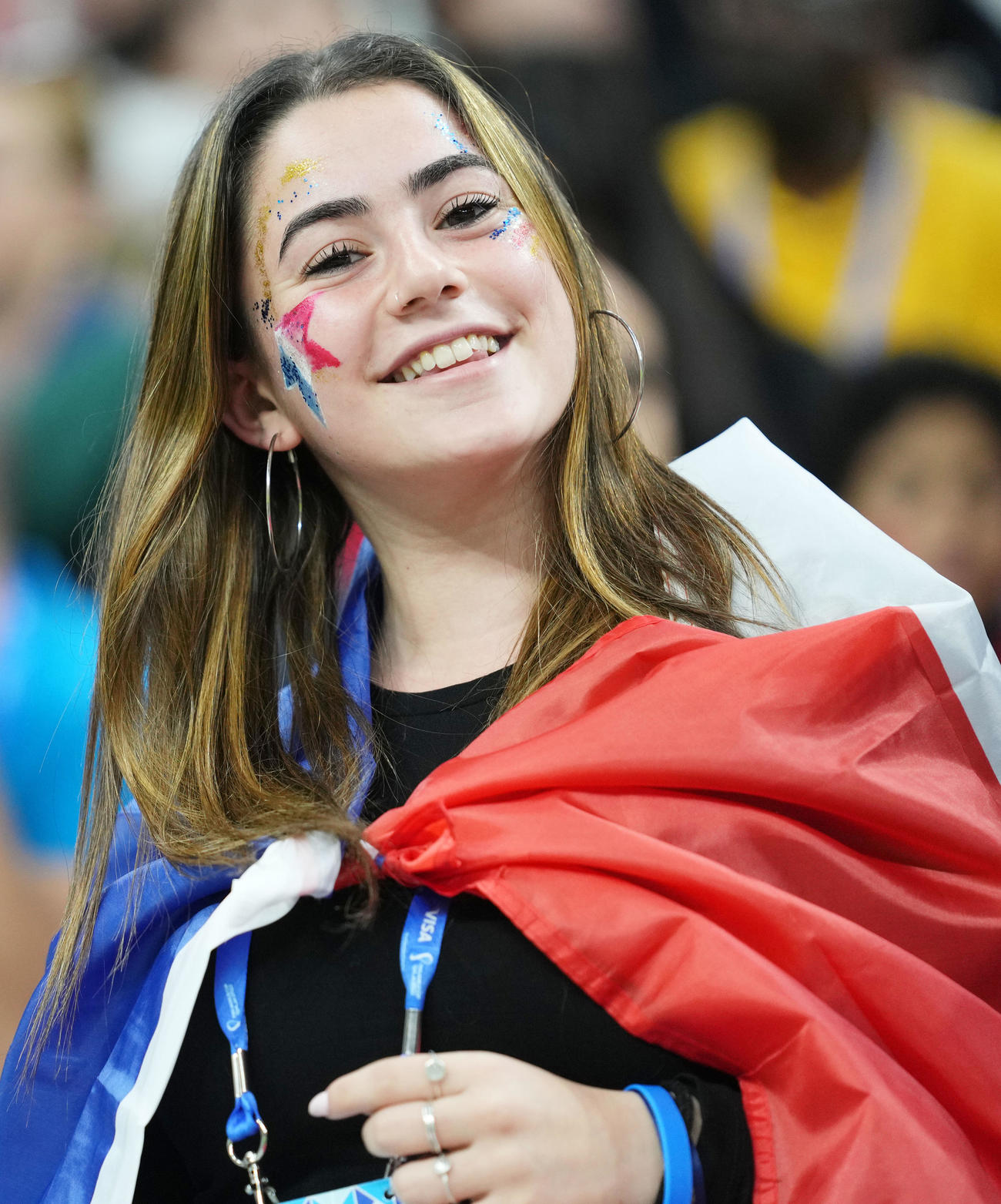 フランス対モロッコ　試合前、声援を送るフランスサポーター（撮影・横山健太）