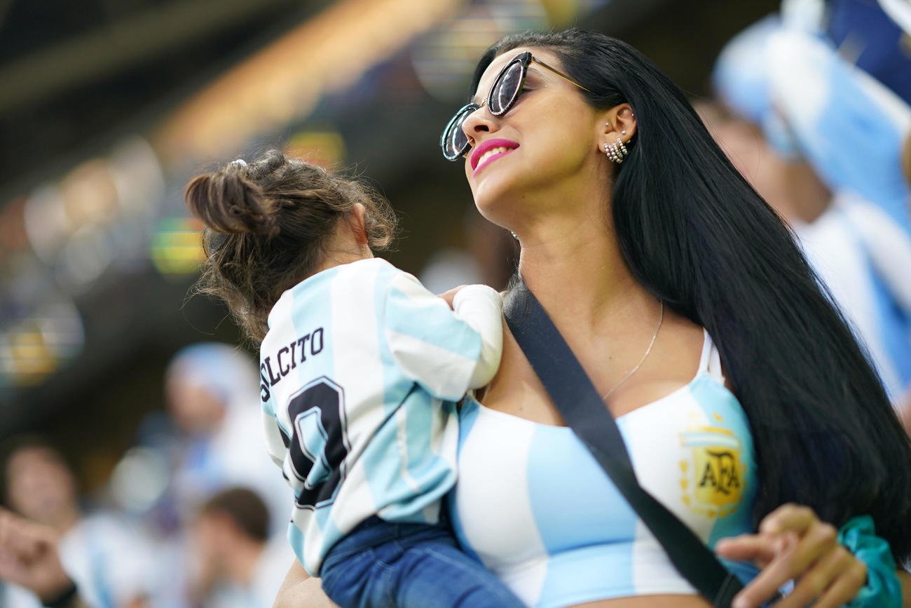 アルゼンチン対フランス　試合前、声援を送るアルゼンチンサポーター（撮影・横山健太）