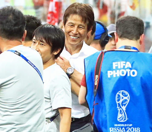 決勝トーナメント進出が決まり、笑顔を見せる西野朗監督（２０１８年６月２８日撮影）