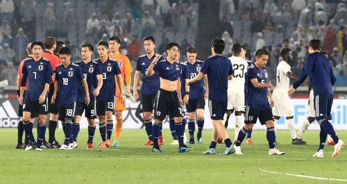 試合後、ガーナに敗れ厳しい表情を見せるサッカー日本代表イレブン(撮影・江口和貴)
