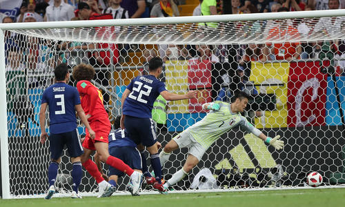 後半、ベルギーのフェライニに2点目を許すGK川島(撮影・PIKO)