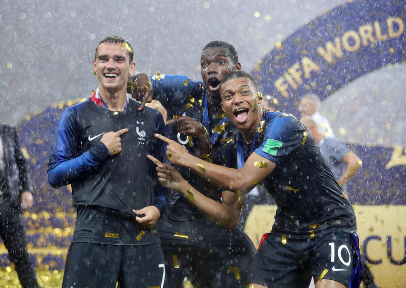 フランス４発大勝　20年ぶり２度目の世界一