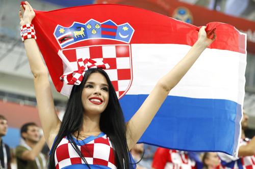 盛り上がるクロアチアサポーター フォトギャラリー サッカー 美女 日刊スポーツ