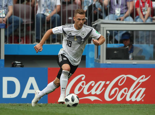 18年6月17日、W杯ロシア大会1次リーグメキシコ戦でプレーするドイツ代表MFキミヒ