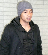 ボーフムとの正式契約のため、ドイツに出発した小野（撮影・藤中栄二）