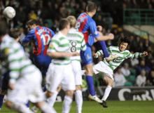 ＦＫからで先制ゴールをアシストしたセルティックの中村（右端）