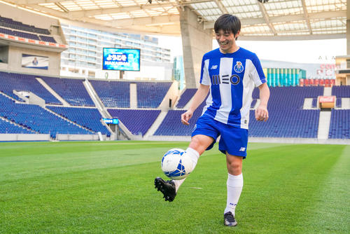 ポルトガル1部ポルトに完全移籍したMF中島(C)FC　PORTO