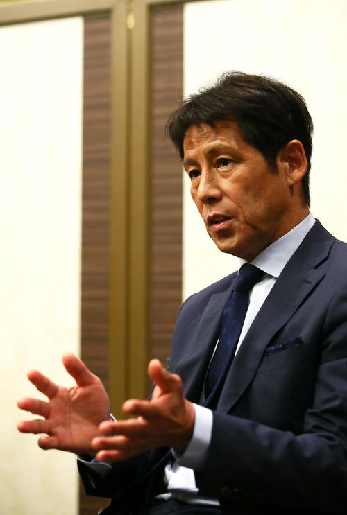 タイ代表の強化策などについて話すタイA代表およびU－22代表監督の西野氏（撮影・足立雅史）