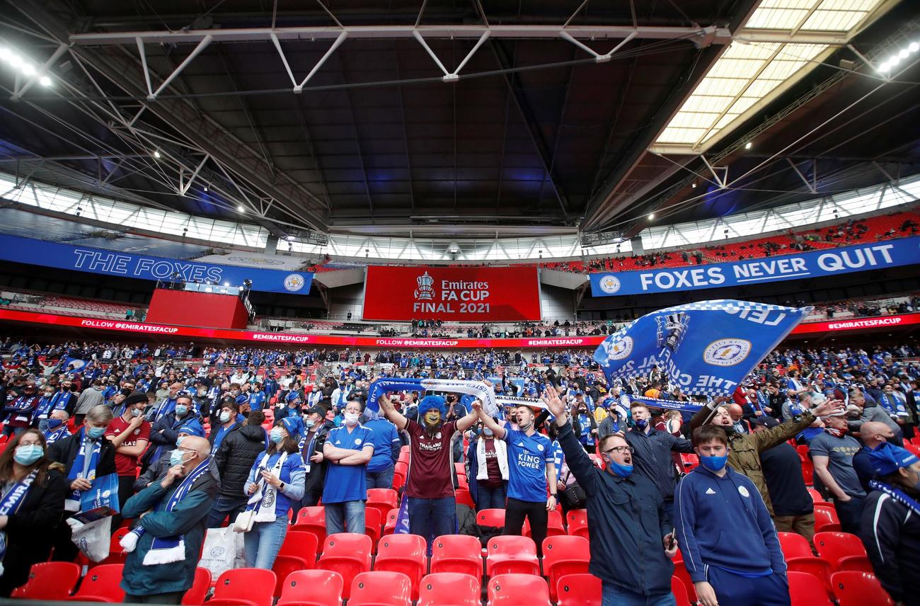 優勝を喜ぶレスターのサポーター（ロイター）