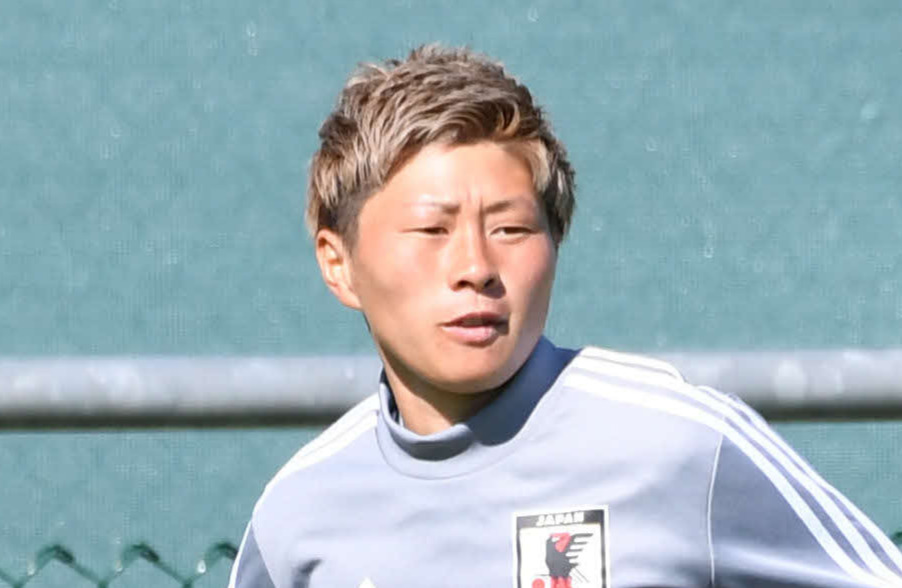 横山久美（19年6月撮影）